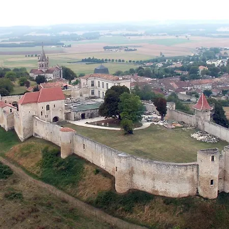 Les Vieilles Halles De * Villebois-Lavalette